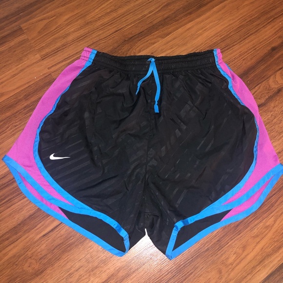 Nike Pants - NIKE DRI-FIT SHORTS 🩳